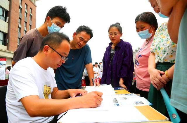 西安電力機械制造公司機電學(xué)院有哪些專業(yè)<strong></p>
<p>機械制造公司</strong>？一文帶你全面了解:機械制造公司